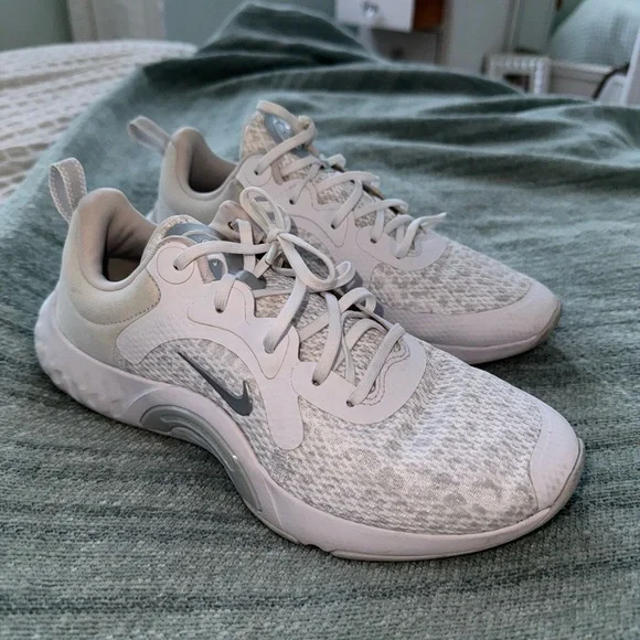 Renew In-Season TR 11 Athletic Sneaker (Women) - Picture 6 of 8